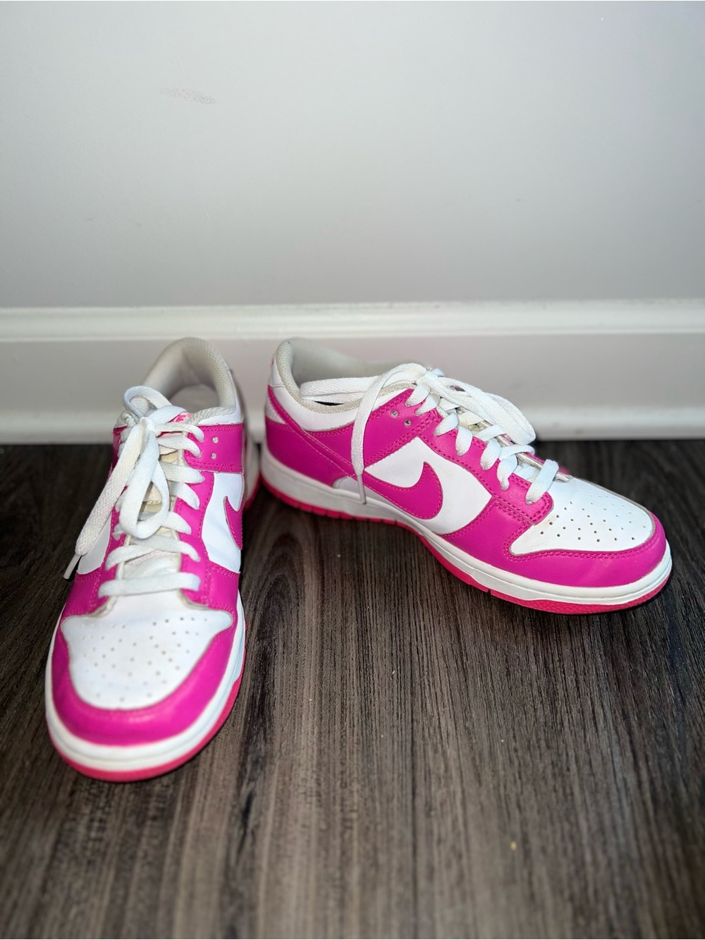 Nike Dunk Low GS Laser Fuchsia Pink White Sneakers Youth Size 6Y